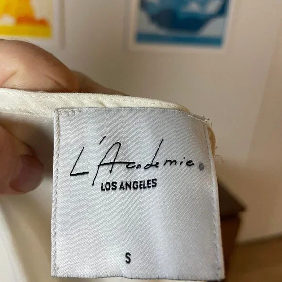 L'ACADEMIE  Cream Tie Flutter Sleeve front top - Picture 5 of 10